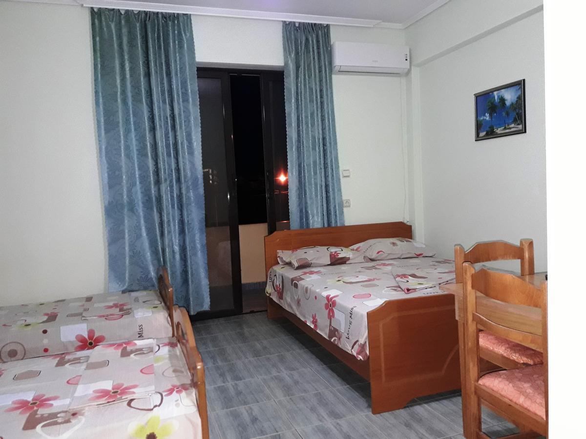 Tani'S Guesthouse Ksamil Esterno foto